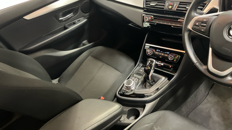 BMW 2 Series 220i SE 5dr DCT Petrol Hatchback